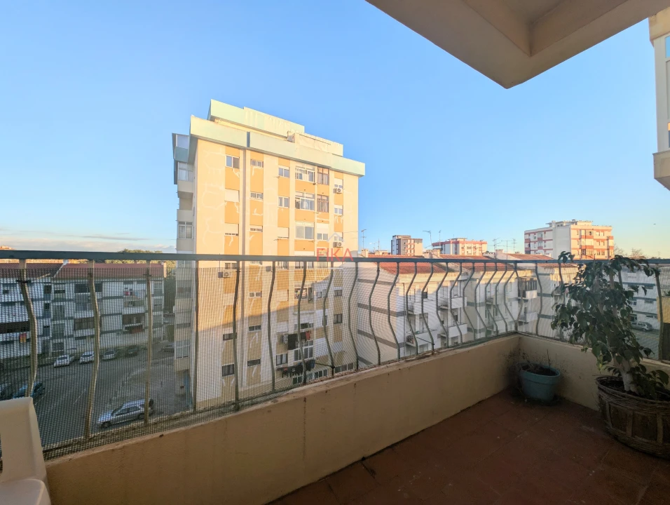 Apartamento T3 para Venda em Amora Foto 24