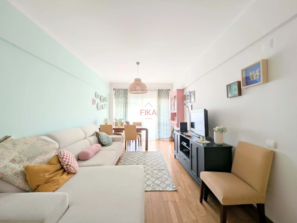 Apartamento T3 para Venda em Amora Foto 1