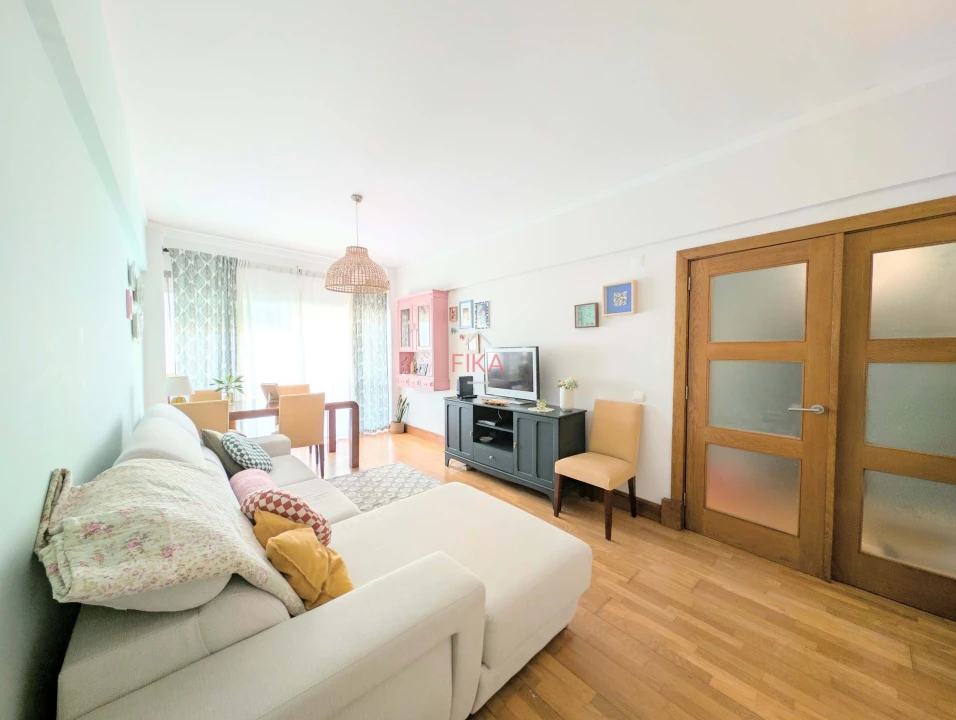 Apartamento T3 para Venda em Amora Foto 2