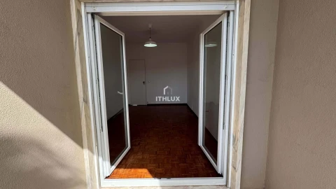 Apartamento T2 para Arrendamento em Oeiras e São Julião da Barra, Paço de Arcos e Caxias