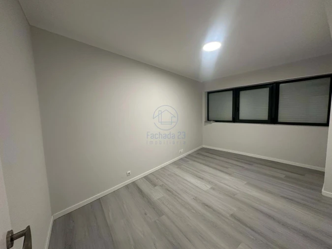 Apartamento T4 para Venda em Braga (Maximinos, Sé e Cividade) Foto 13