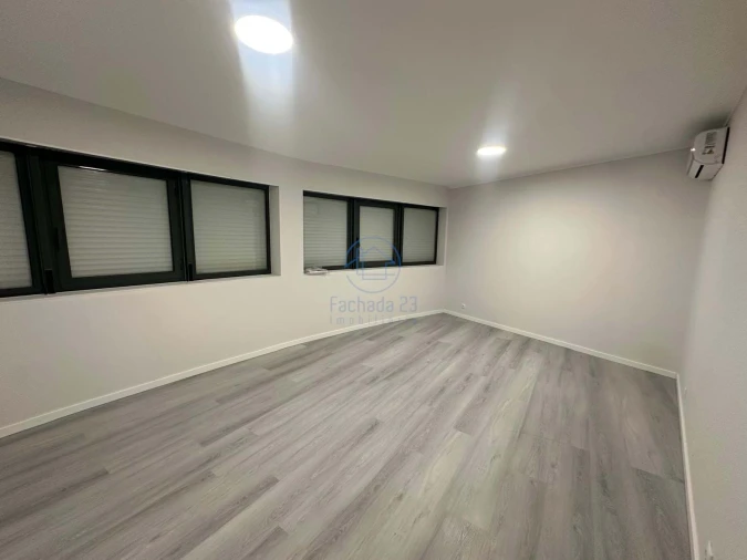 Apartamento T4 para Venda em Braga (Maximinos, Sé e Cividade) Foto 14