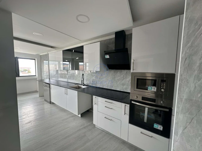 Apartamento T4 para Venda em Braga (Maximinos, Sé e Cividade) Foto 5