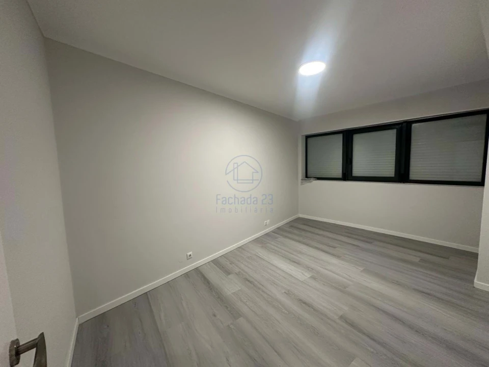 Apartamento T4 para Venda em Braga (Maximinos, Sé e Cividade) Foto 13