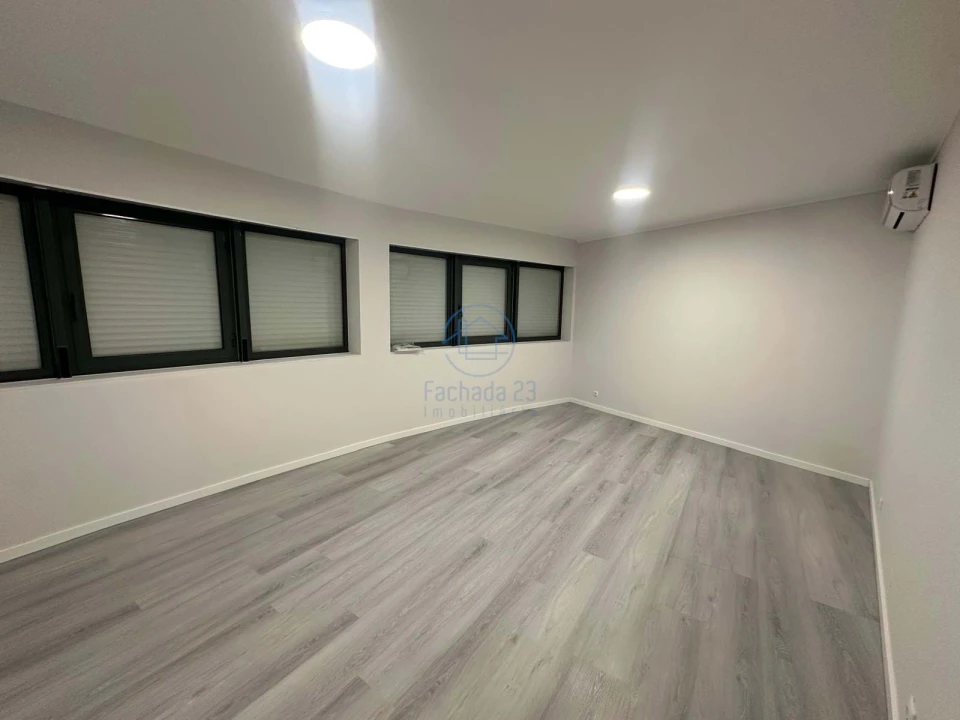 Apartamento T4 para Venda em Braga (Maximinos, Sé e Cividade) Foto 14