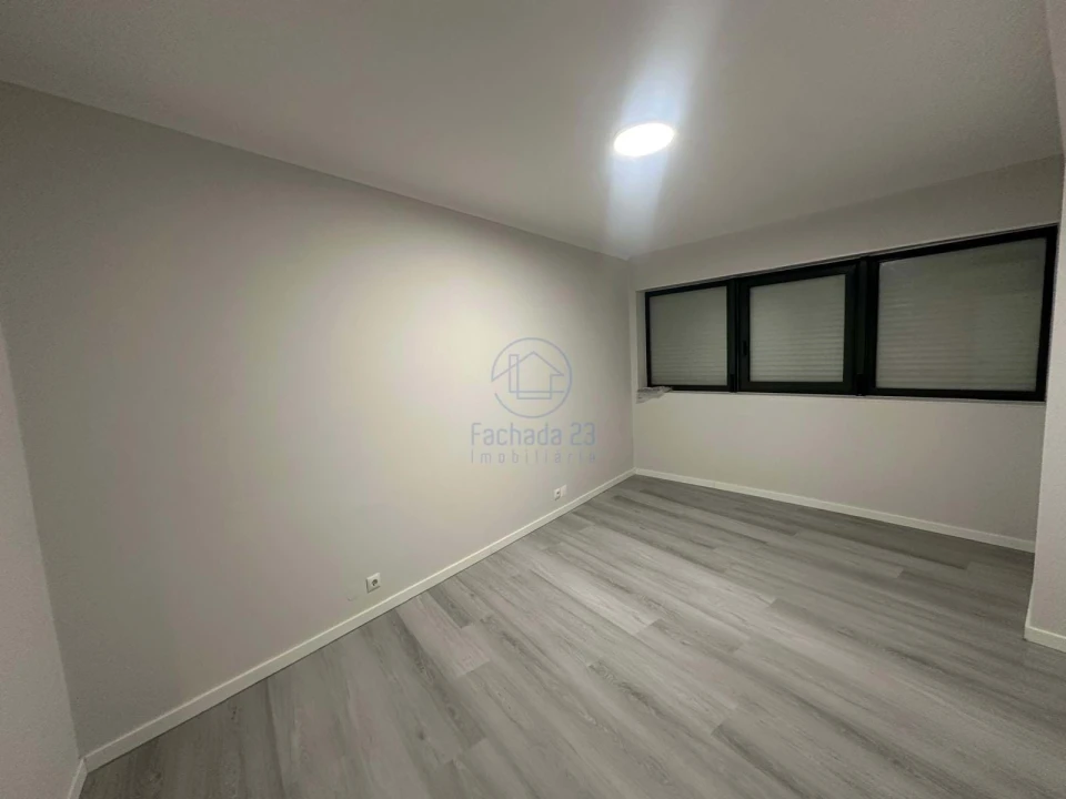 Apartamento T4 para Venda em Braga (Maximinos, Sé e Cividade) Foto 15