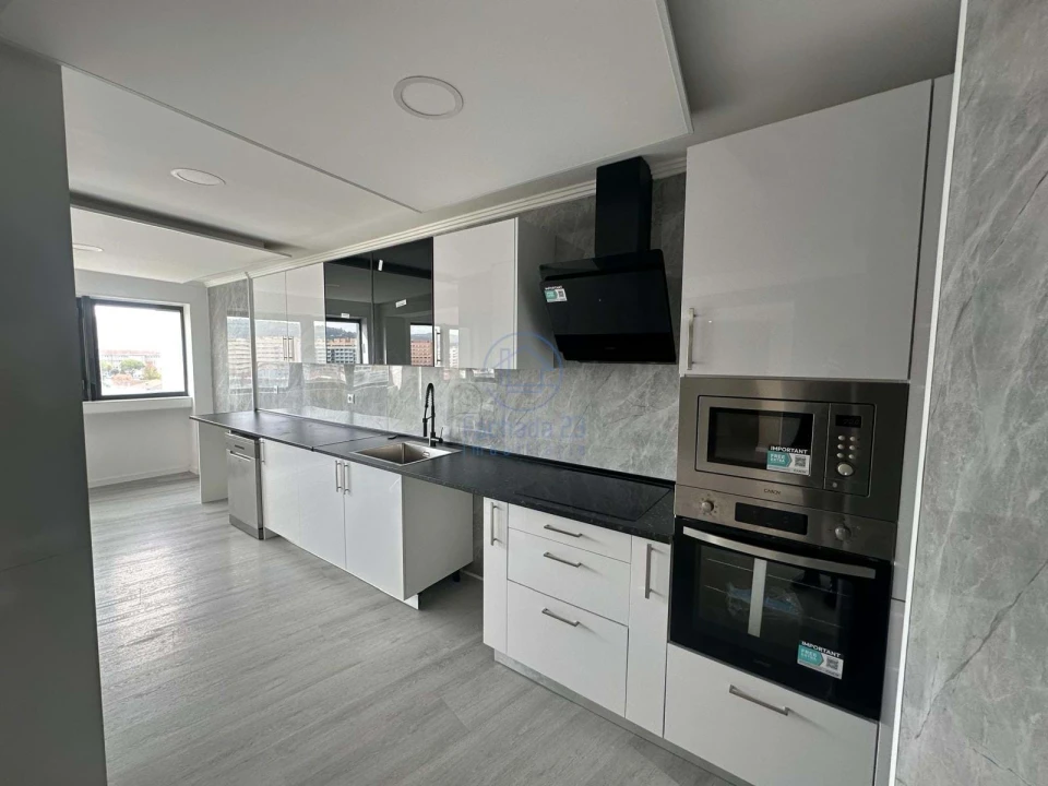 Apartamento T4 para Venda em Braga (Maximinos, Sé e Cividade) Foto 5