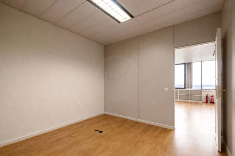 Escritório para Arrendamento em Campo de Ourique Foto 8