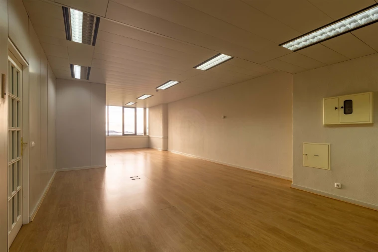 Escritório para Arrendamento em Campo de Ourique Foto 8