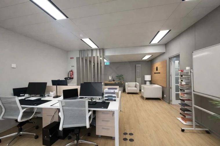 Escritório para Arrendamento em Campo de Ourique Foto 3