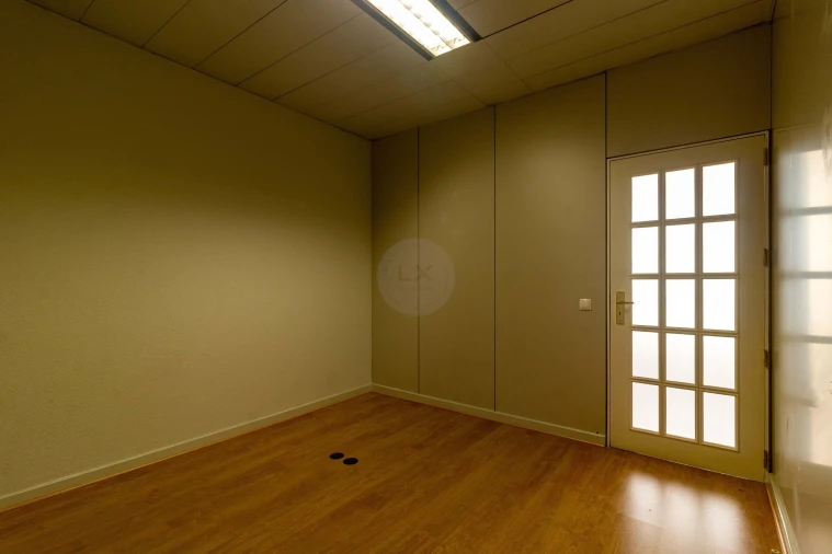 Escritório para Arrendamento em Campo de Ourique Foto 11