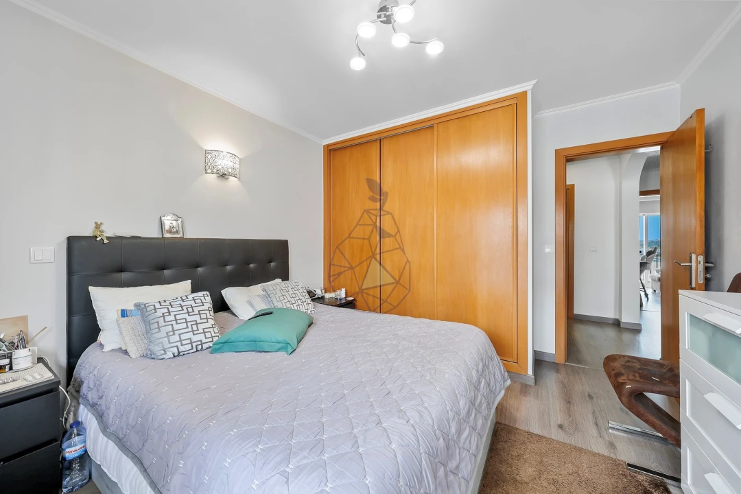 Apartamento T3 para Venda em Estômbar e Parchal Foto 22