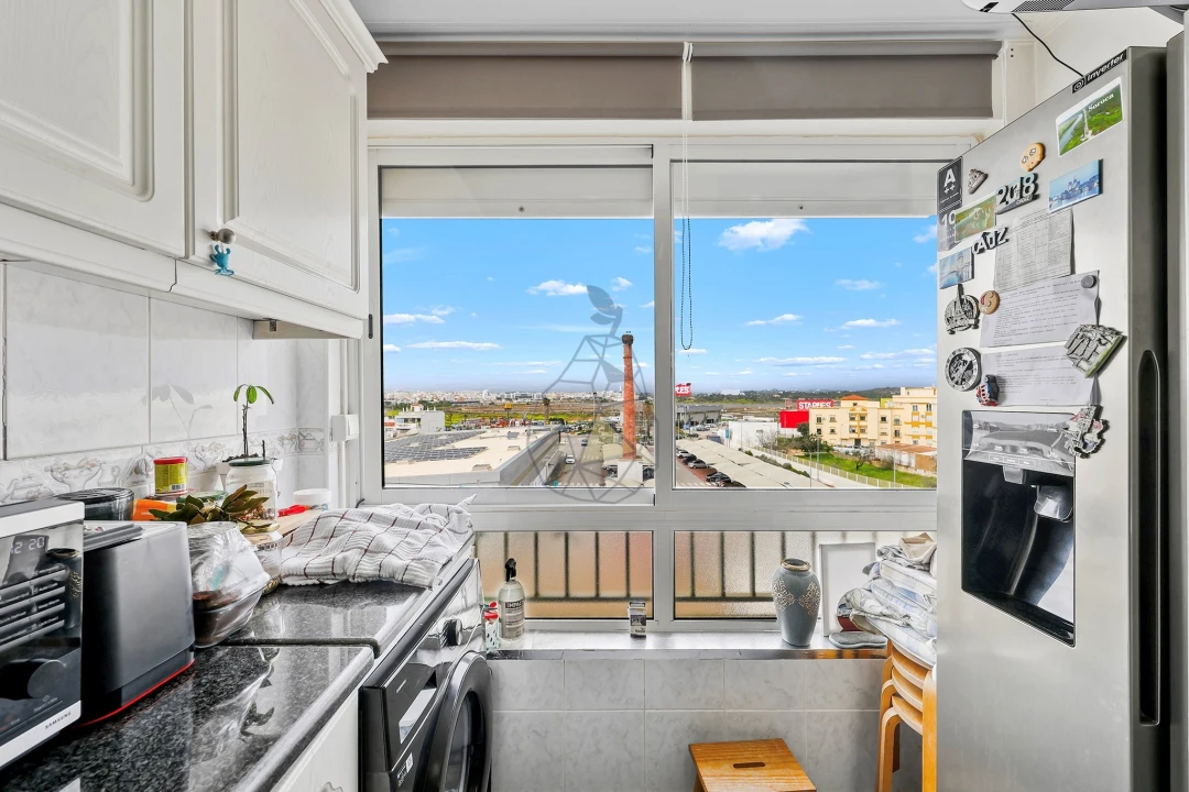 Apartamento T3 para Venda em Estômbar e Parchal Foto 26