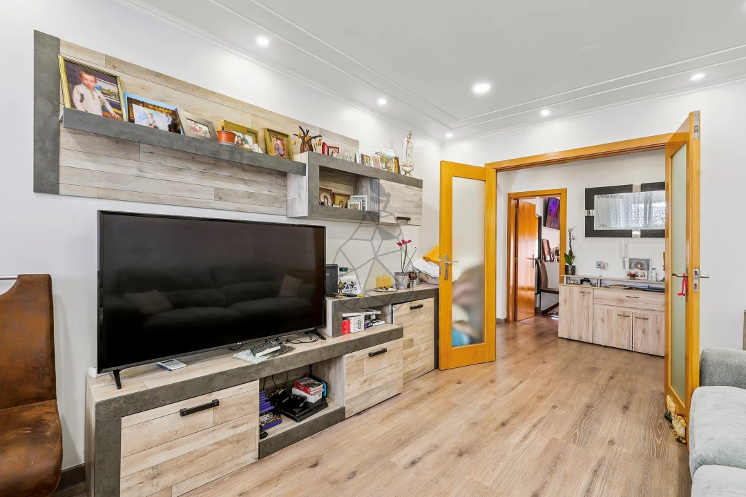 Apartamento T3 para Venda em Estômbar e Parchal Foto 9