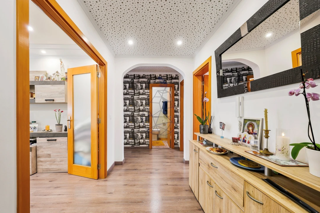 Apartamento T3 para Venda em Estômbar e Parchal Foto 4