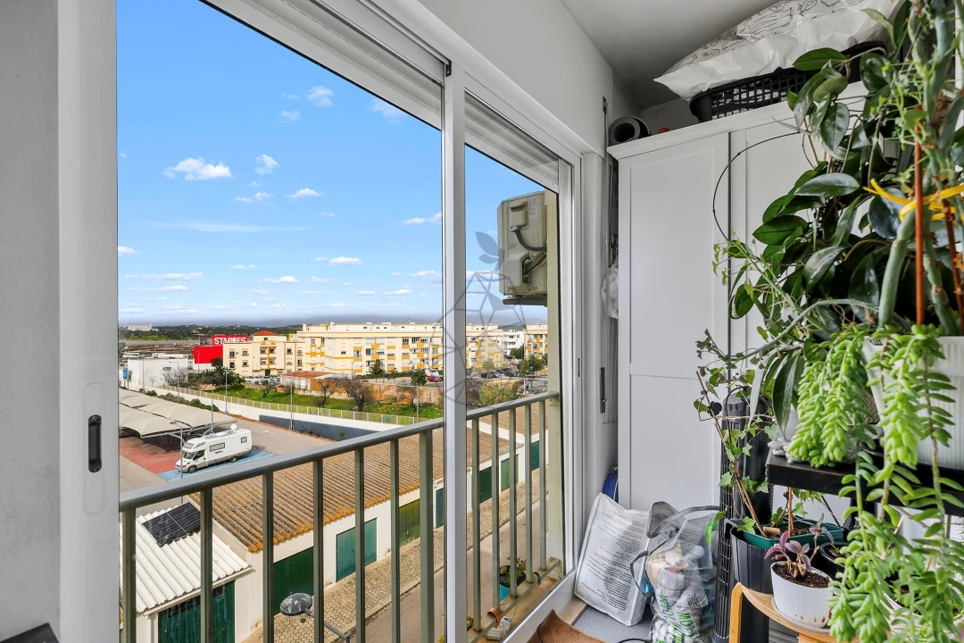 Apartamento T3 para Venda em Estômbar e Parchal Foto 5