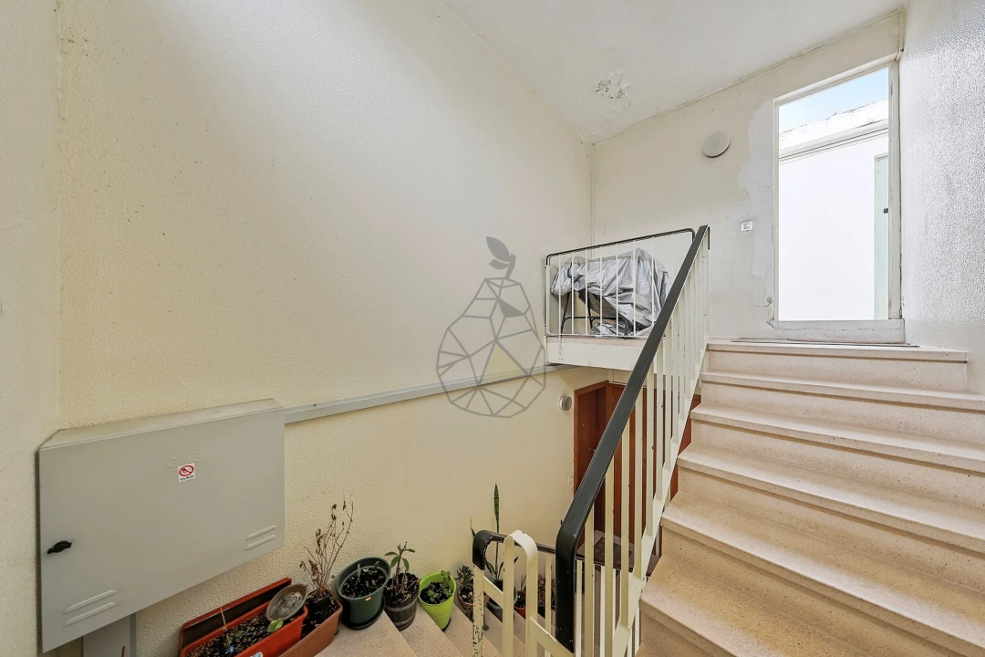 Apartamento T3 para Venda em Estômbar e Parchal Foto 31