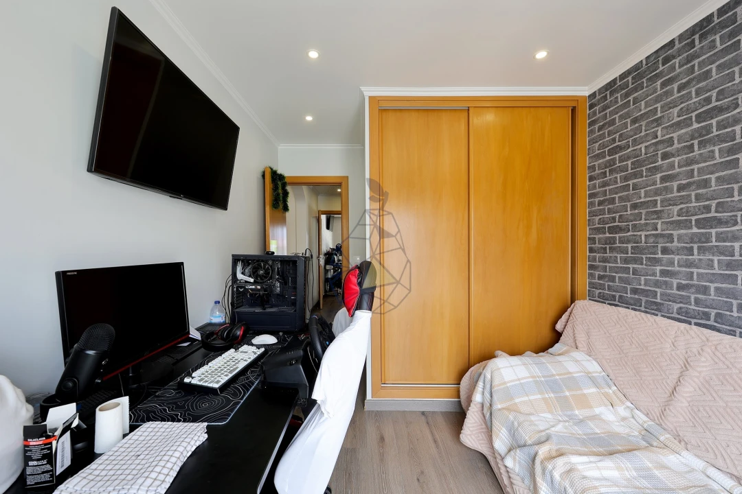 Apartamento T3 para Venda em Estômbar e Parchal Foto 14