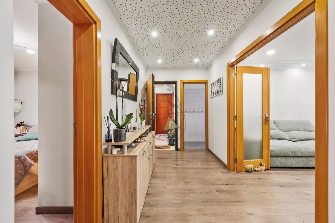 Apartamento T3 para Venda em Estômbar e Parchal Foto 23