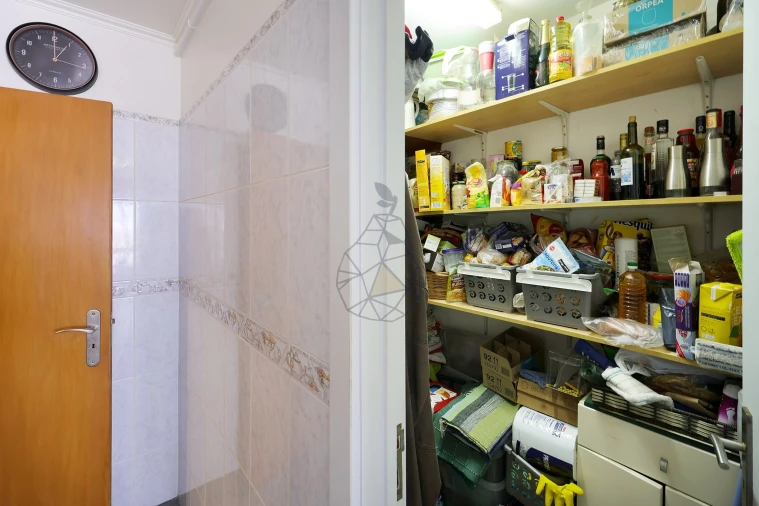 Apartamento T3 para Venda em Estômbar e Parchal Foto 28