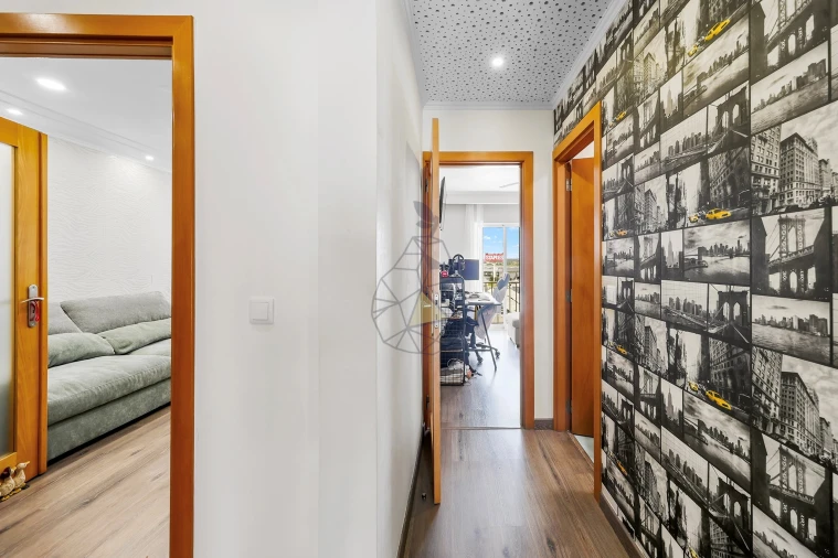 Apartamento T3 para Venda em Estômbar e Parchal Foto 15