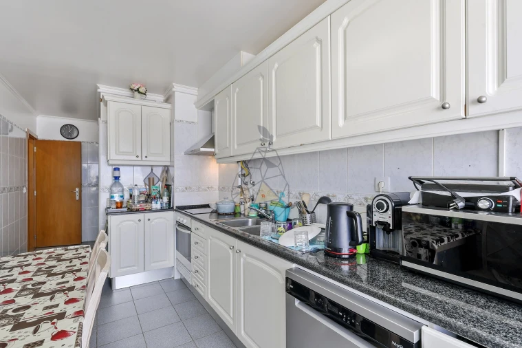 Apartamento T3 para Venda em Estômbar e Parchal Foto 27