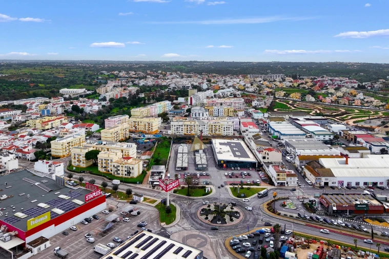 Apartamento T3 para Venda em Estômbar e Parchal Foto 41