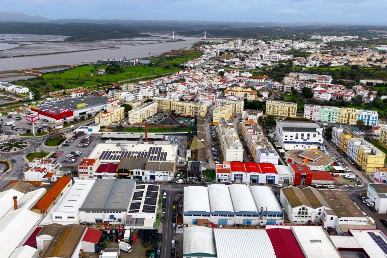Apartamento T3 para Venda em Estômbar e Parchal Foto 39
