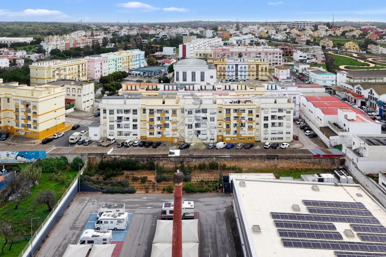 Apartamento T3 para Venda em Estômbar e Parchal Foto 1