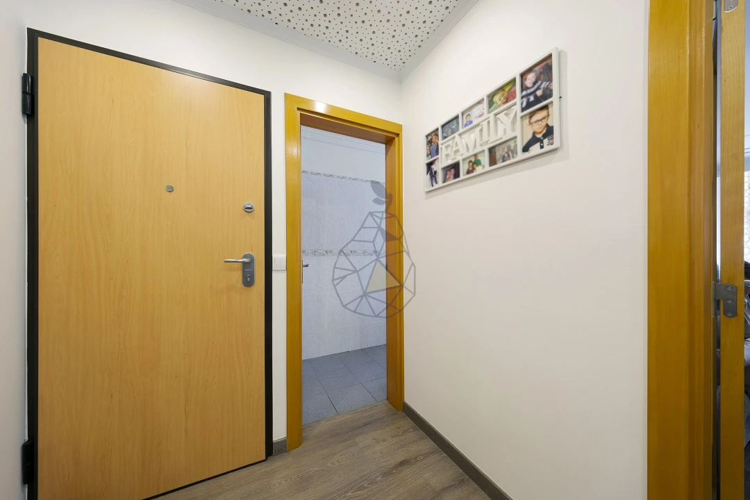 Apartamento T3 para Venda em Estômbar e Parchal Foto 24