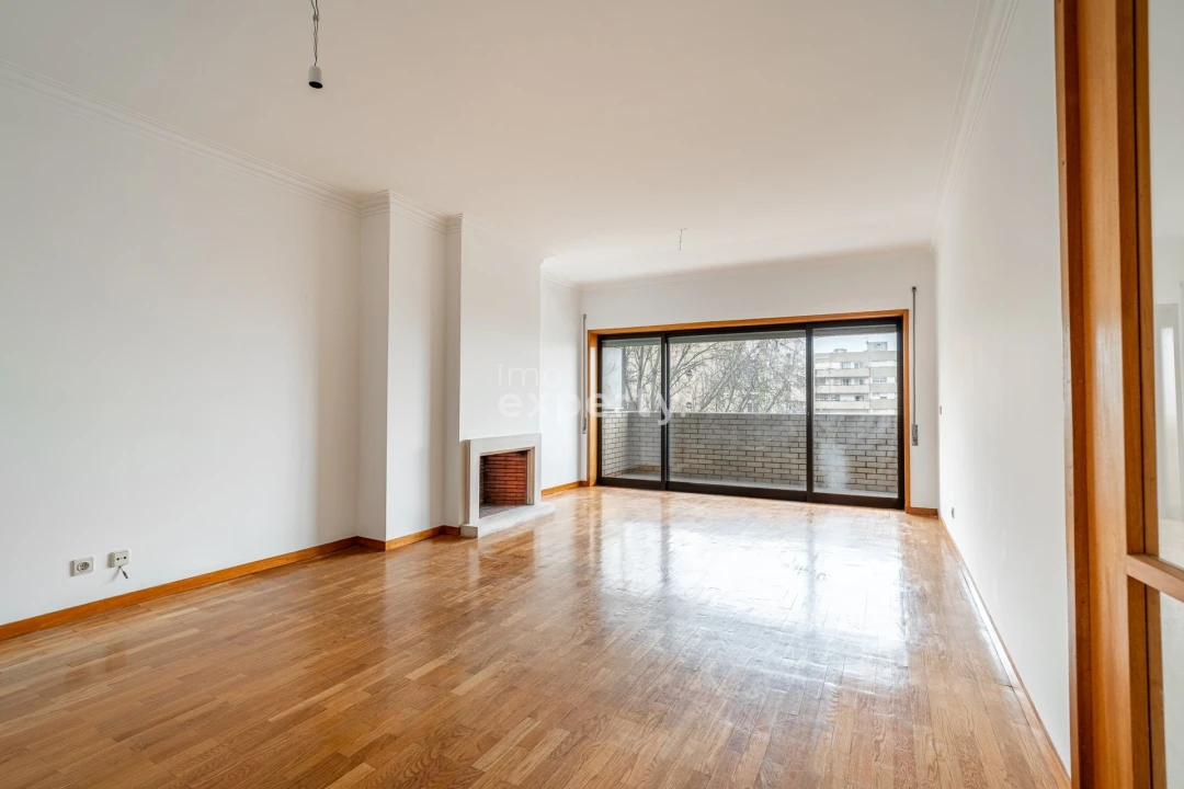 Apartamento T3 para Arrendamento em Braga (Maximinos, Sé e Cividade) Foto 3