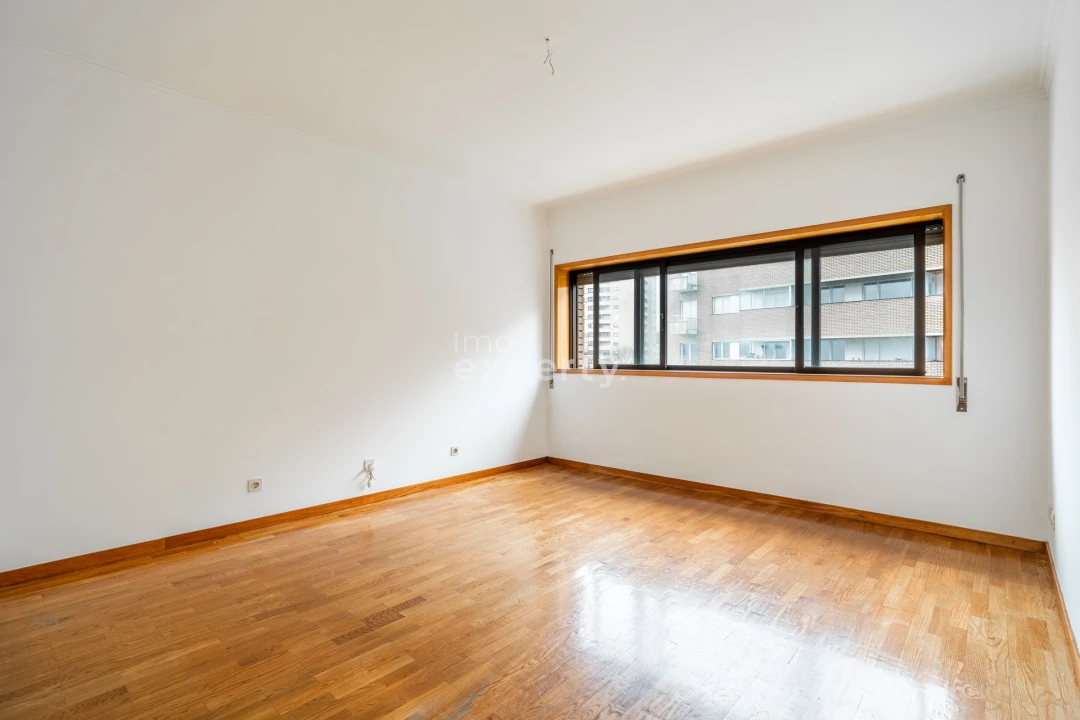 Apartamento T3 para Arrendamento em Braga (Maximinos, Sé e Cividade) Foto 6