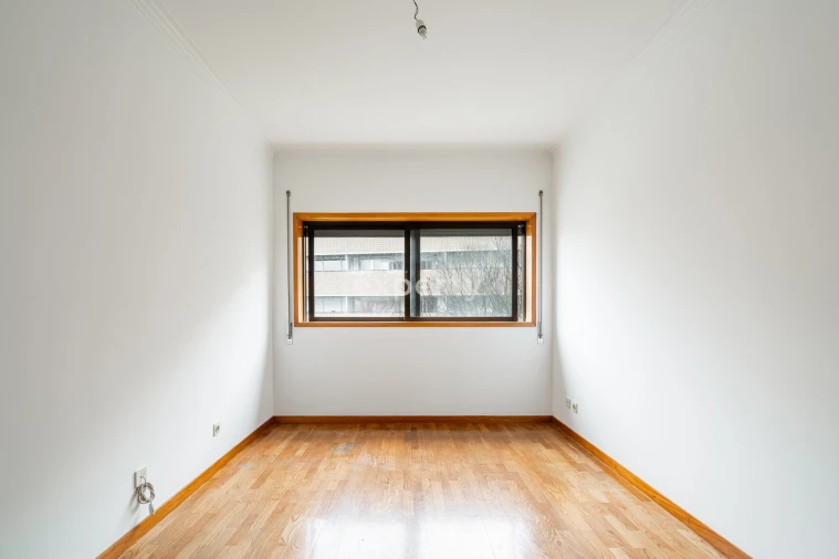 Apartamento T3 para Arrendamento em Braga (Maximinos, Sé e Cividade) Foto 8