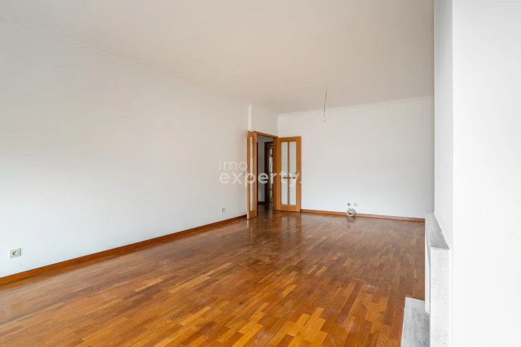 Apartamento T3 para Arrendamento em Braga (Maximinos, Sé e Cividade) Foto 4
