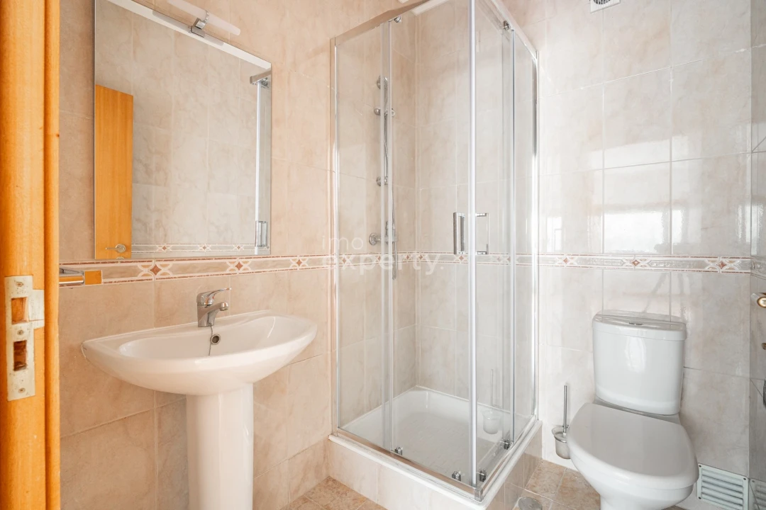 Apartamento T3 para Arrendamento em Braga (Maximinos, Sé e Cividade) Foto 11