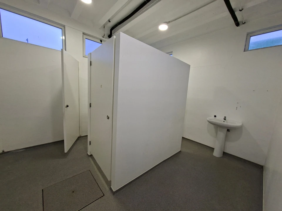 Negócio para Arrendamento em Arrifes Foto 15