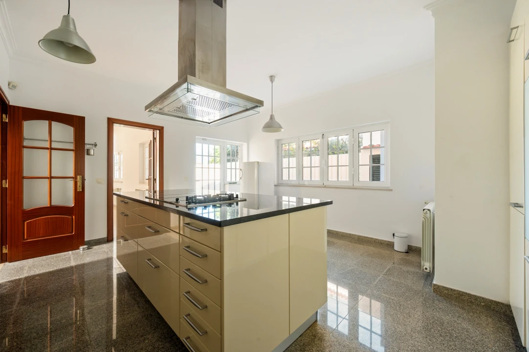 Moradia T5 para Venda em Moita Foto 9