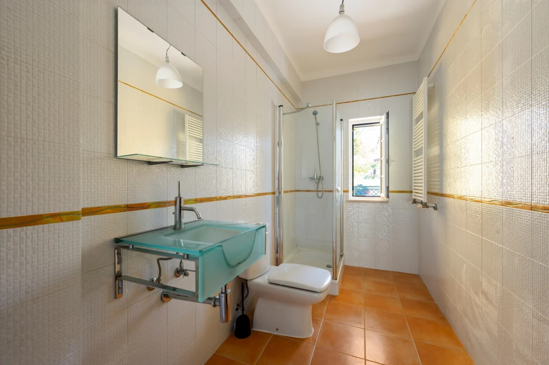 Moradia T5 para Venda em Moita Foto 12