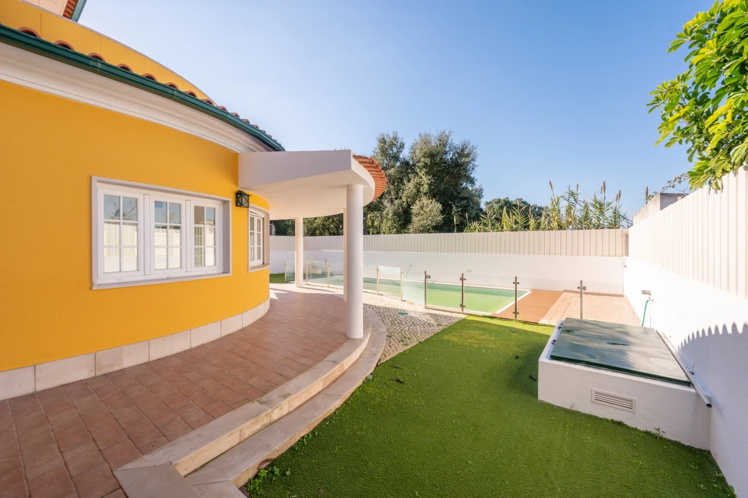 Moradia T5 para Venda em Moita Foto 39