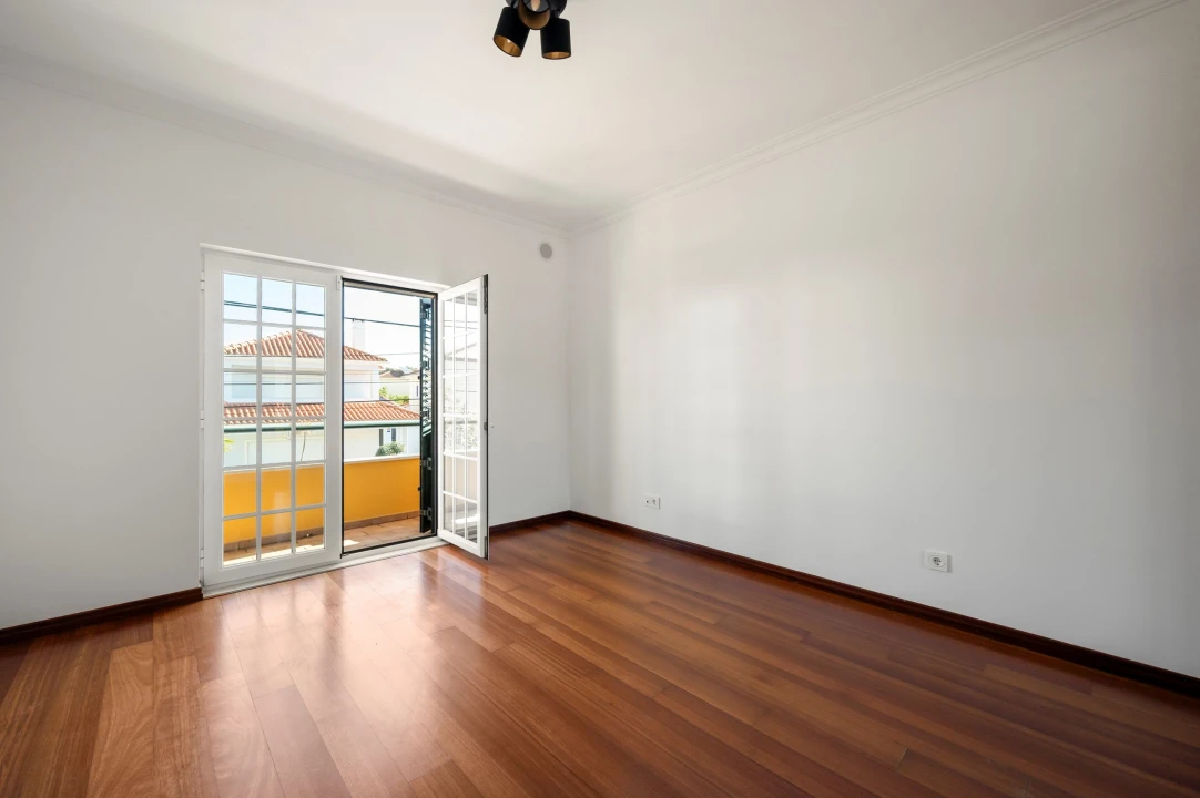 Moradia T5 para Venda em Moita Foto 27