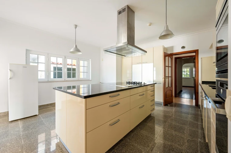 Moradia T5 para Venda em Moita Foto 10