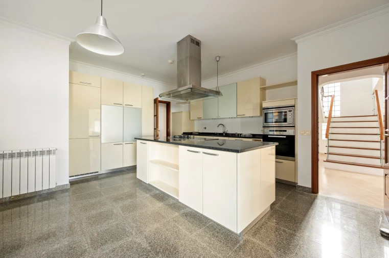 Moradia T5 para Venda em Moita Foto 11