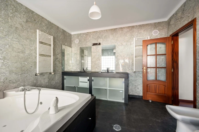 Moradia T5 para Venda em Moita Foto 22