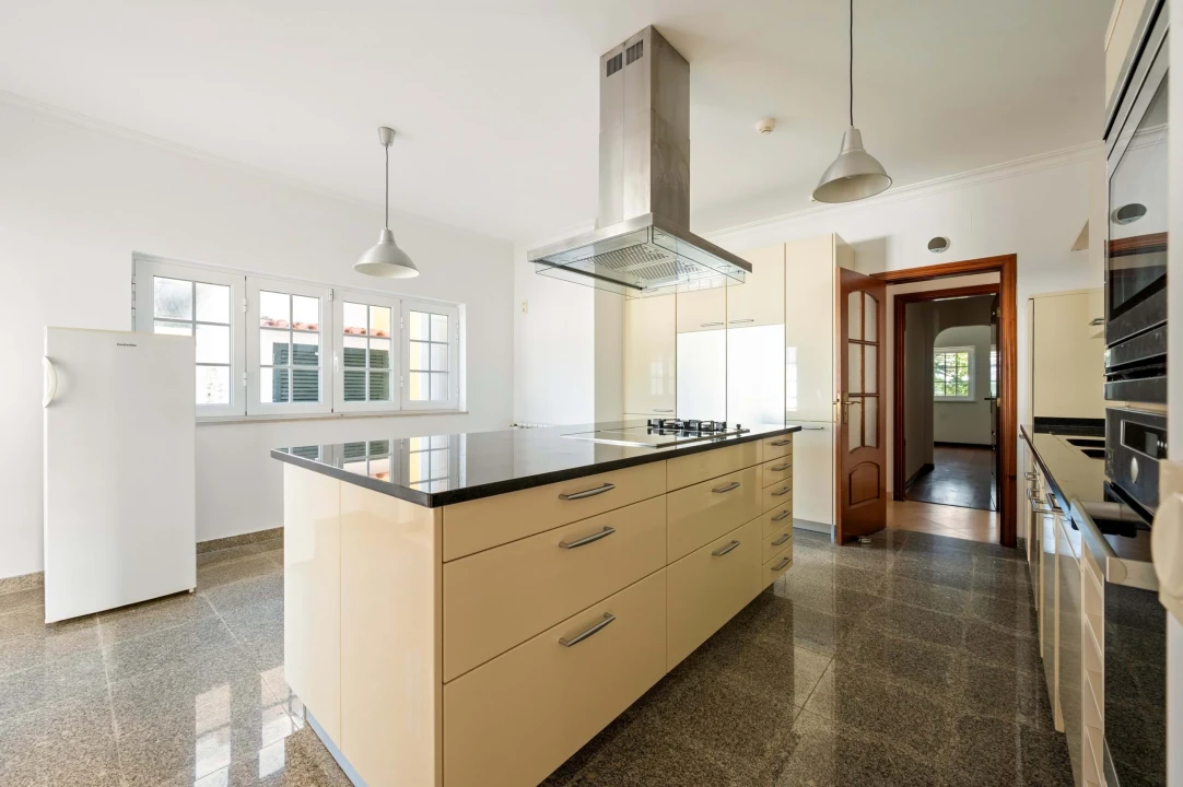 Moradia T5 para Venda em Moita Foto 10