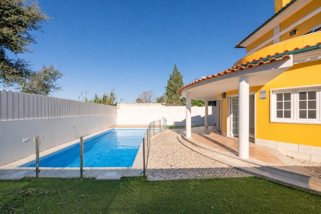 Moradia T5 para Venda em Moita Foto 5