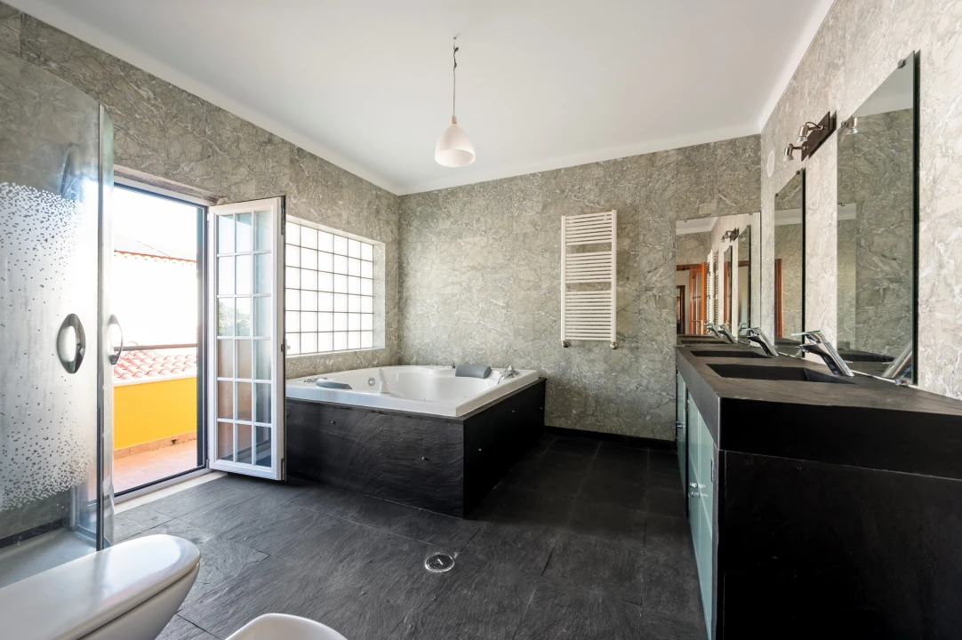 Moradia T5 para Venda em Moita Foto 21