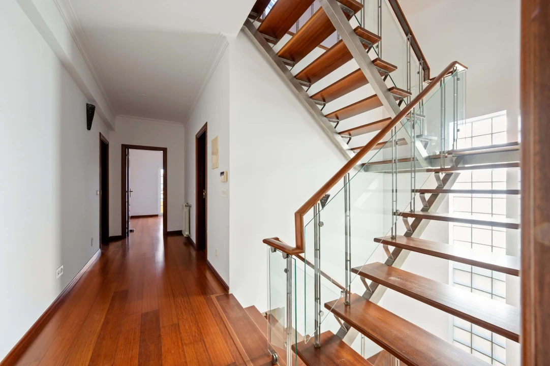 Moradia T5 para Venda em Moita Foto 14