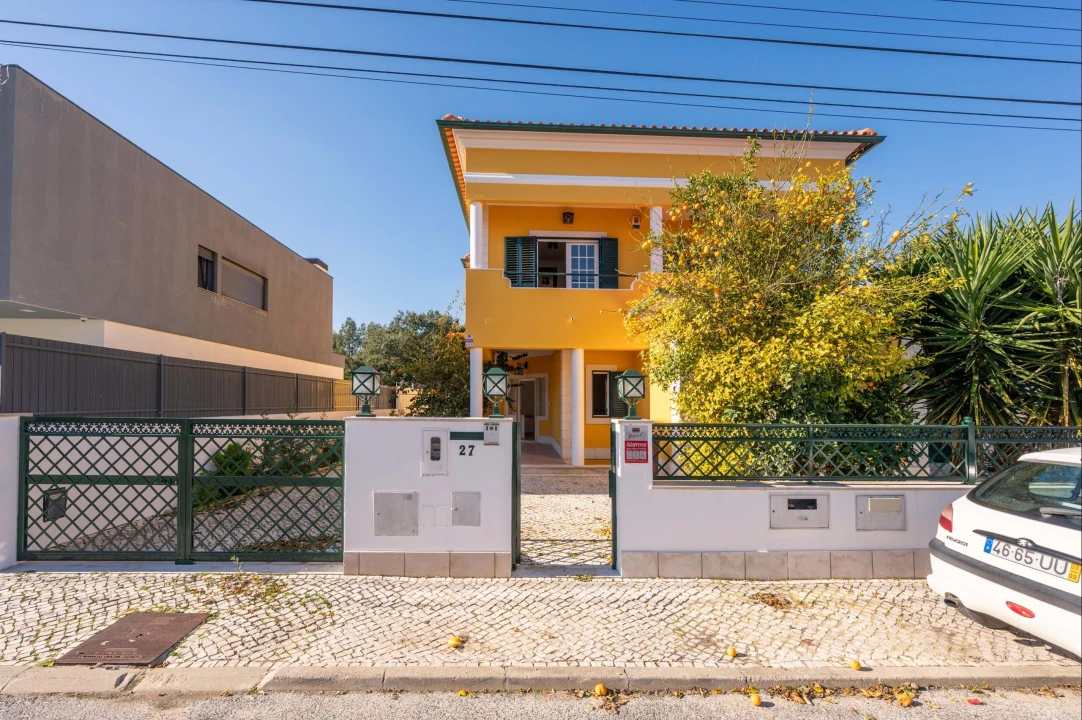 Moradia T5 para Venda em Moita Foto 46