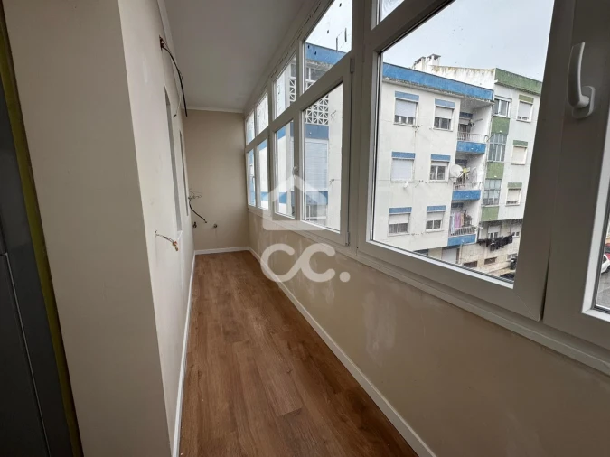 Apartamento T3 para Venda em Odivelas Foto 3
