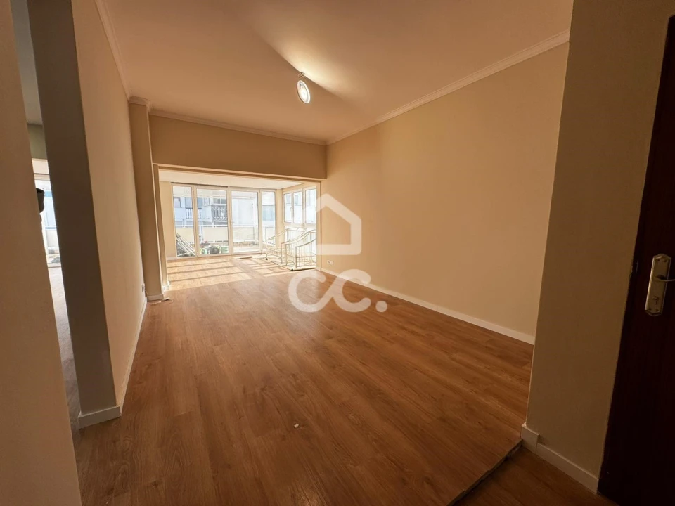 Apartamento T3 para Venda em Odivelas Foto 8